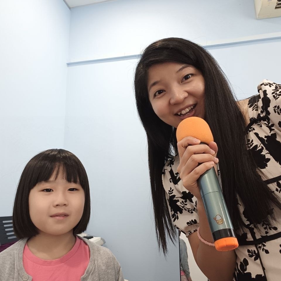 Lim — Piano, Violin, Vocal, Massage instructor in Tropicana Aman