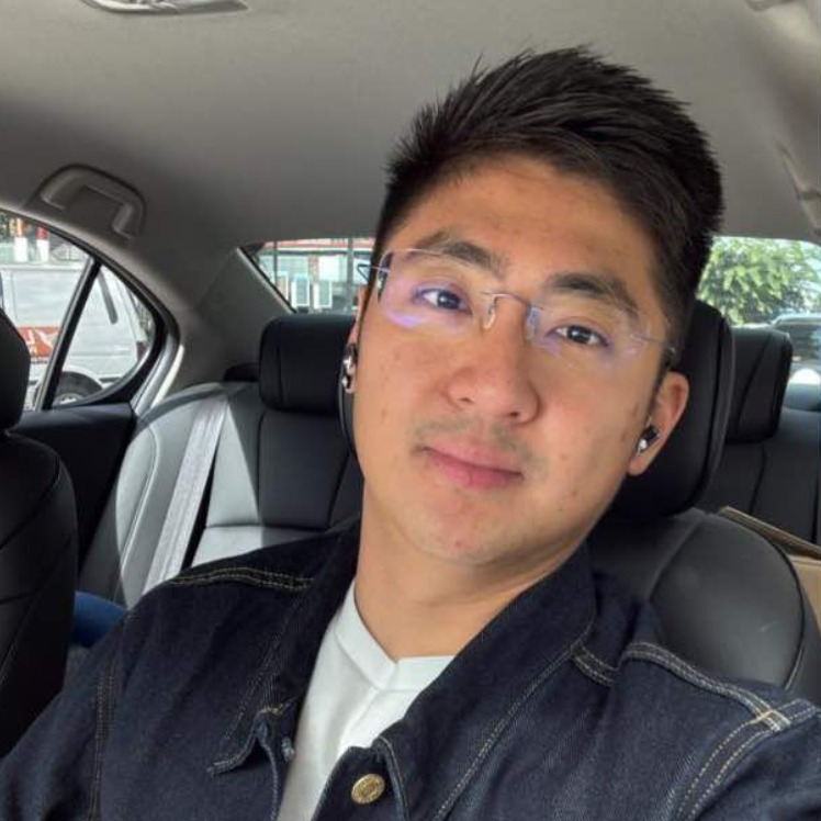 Eugene — Swimming instructor in PJ