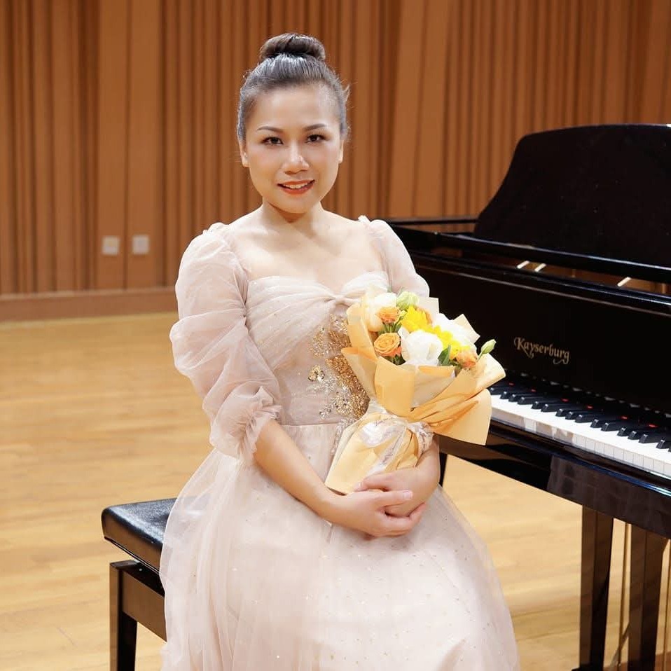 Lee — Piano instructor in KL
